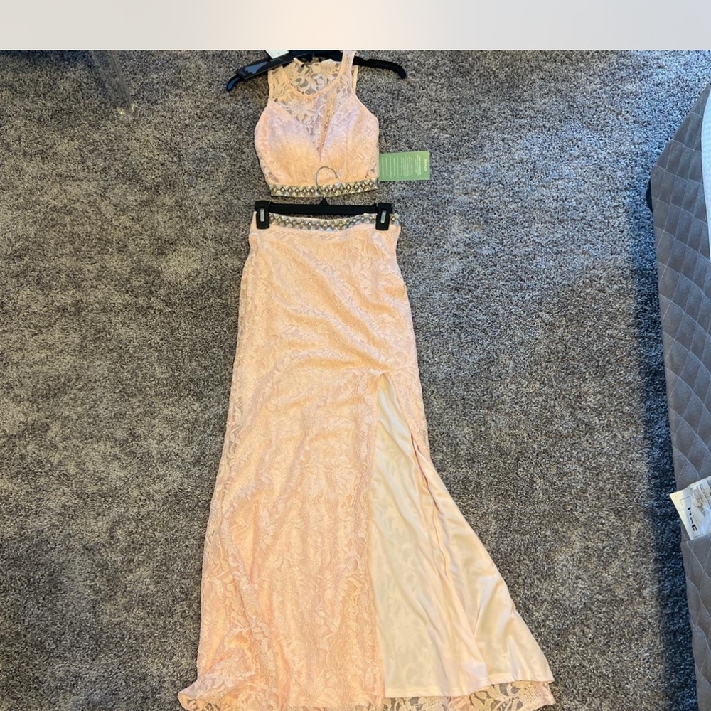 2 Piece Elegant Lace Halter Gown Set in Light Pink